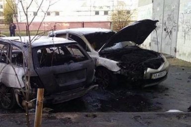 В Печерском районе сгорел автомобиль