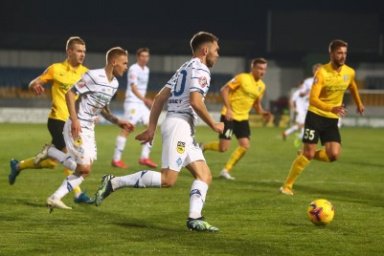 Столичные динамовцы сыграют с “Днепром-1” в Премьер-лиге