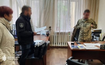 У Києві ексвійськкома, керівницю ВЛК та посадовців 9-ти ТЦК викрили на організації схеми ухилення від мобілізації