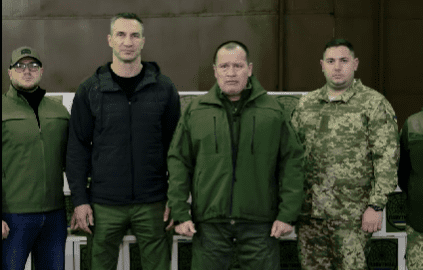 “Українська команда” разом з Володимиром Кличком передала велику партію дронів бійцям 72 бригади під Покровськ – Палатний