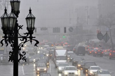 Жителів Києва і області попереджають про густий туман вночі та вранці 21 листопада