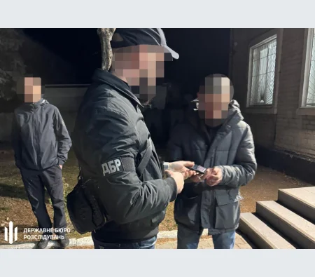 На Ковельщині 60-річного рибалку “мобілізували” за допомогою електрошокера та заламання рук: ДБР затримала начальника групи ТЦК