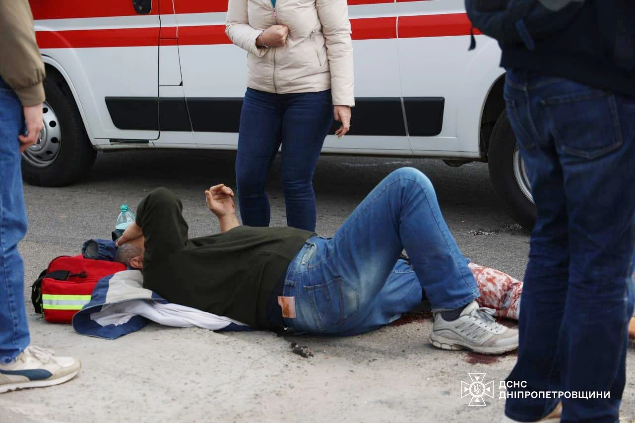 У Дніпрі оголосили день жалоби за загиблими внаслідок ракетної атаки рф (фото, відео)