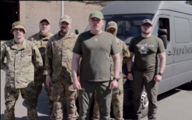 Бійці полку «Кракен» отримали від «Української команди» евакомобіль – Палатний