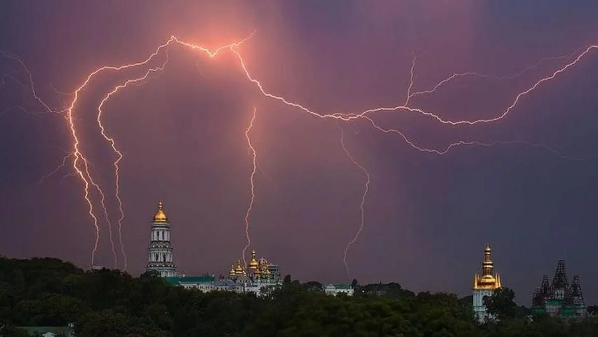 “Укргідрометцентр” попередив мешканців столиці та пристоличного регіону про грозу
