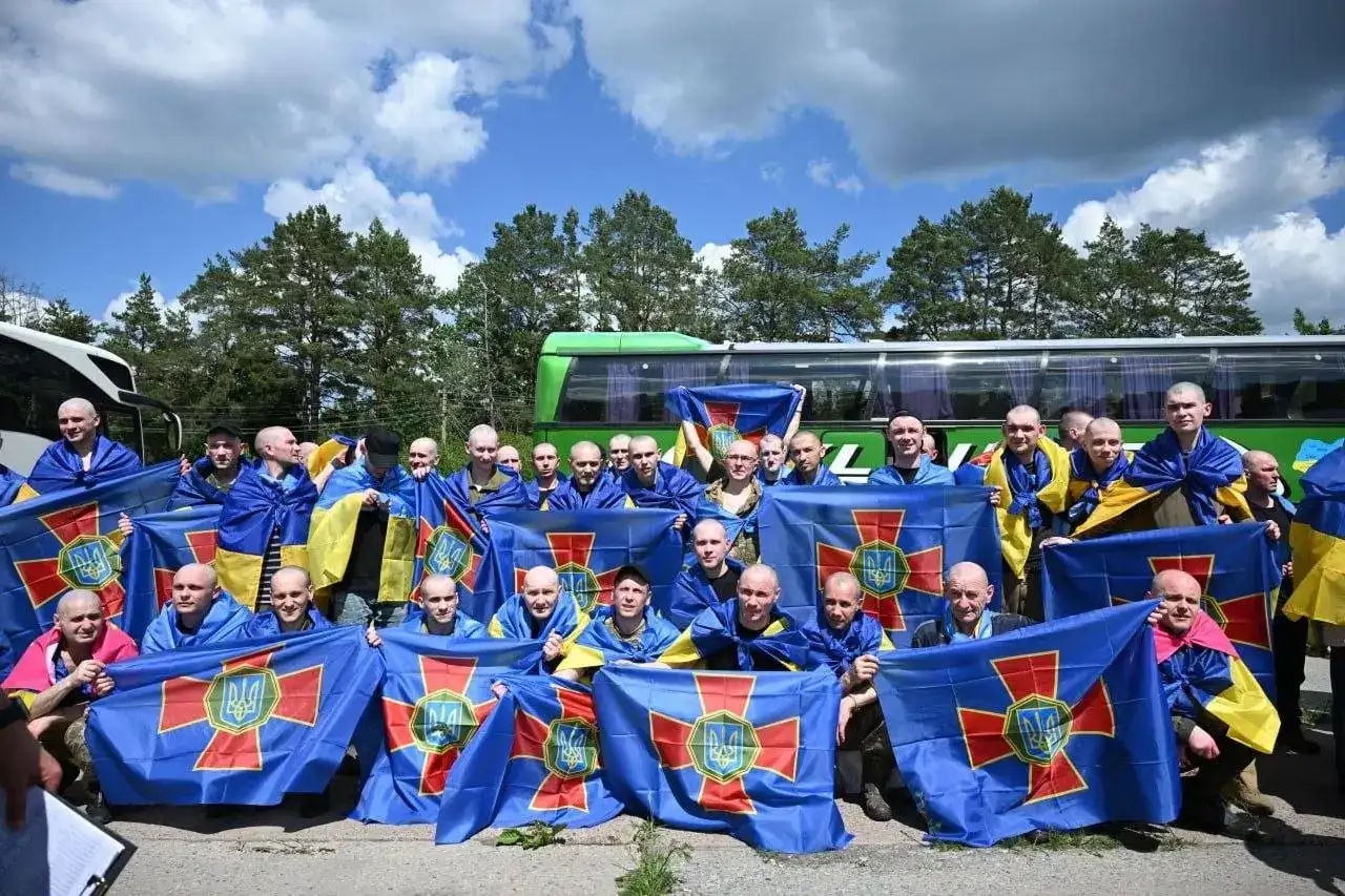 З російського полону повернулися три захисники із Київщини