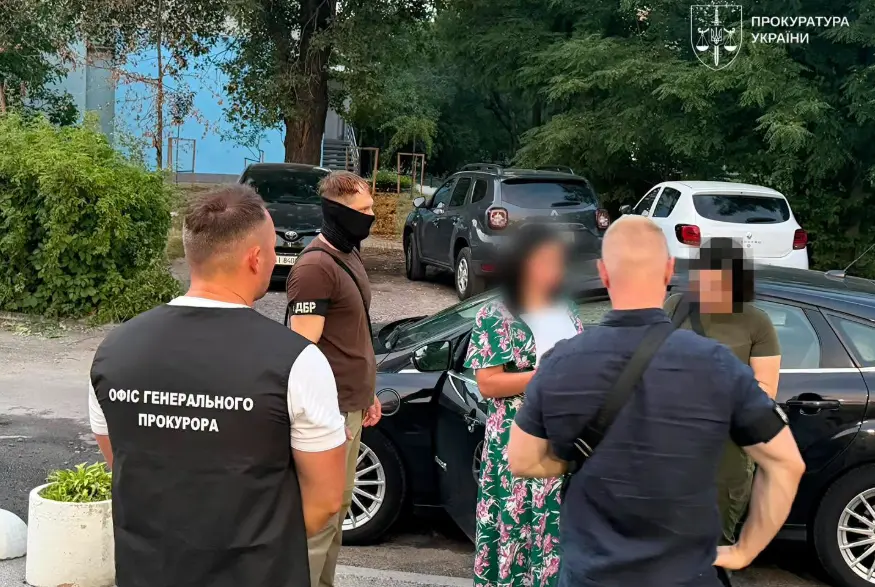 Офіцерку Генштабу було затримано при одержанні 14 тисяч доларів хабаря