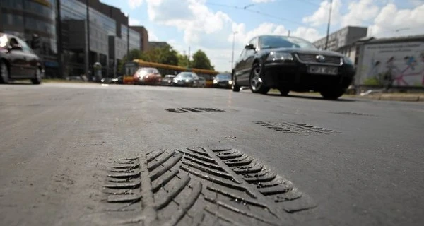 У Києві через спеку ввели обмеження для транспорту