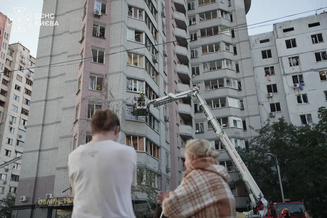 У Києві в Солом’янському та Дарницькому районах розгорнули штаби допомоги (контакти)