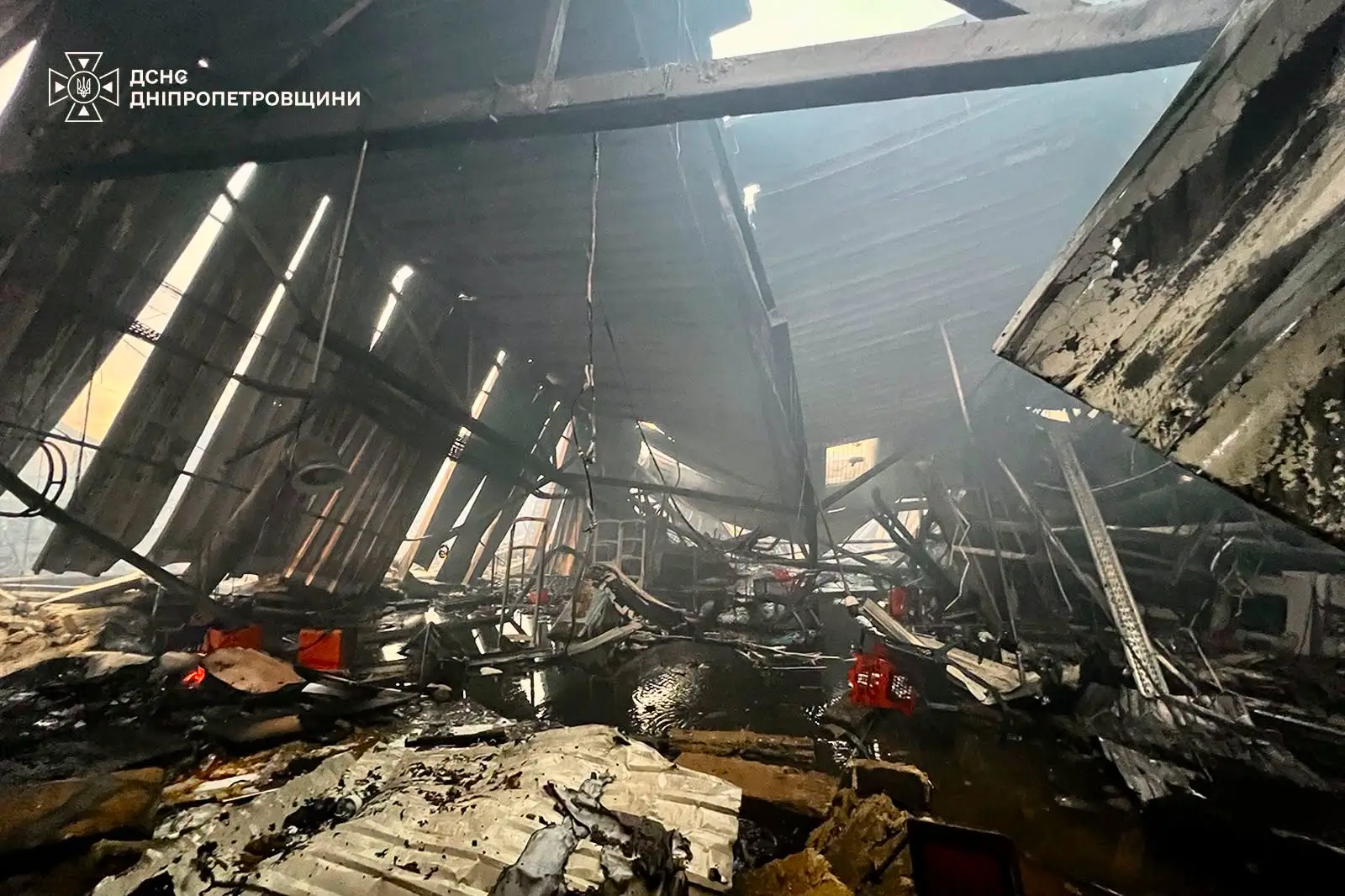 Удар рф по ТЦ у Кривому Розі: вже 16 вбитих, пошукова операція триває
