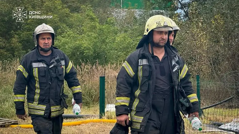 На Київщині денна атака БпЛА спричинила руйнування у двох районах