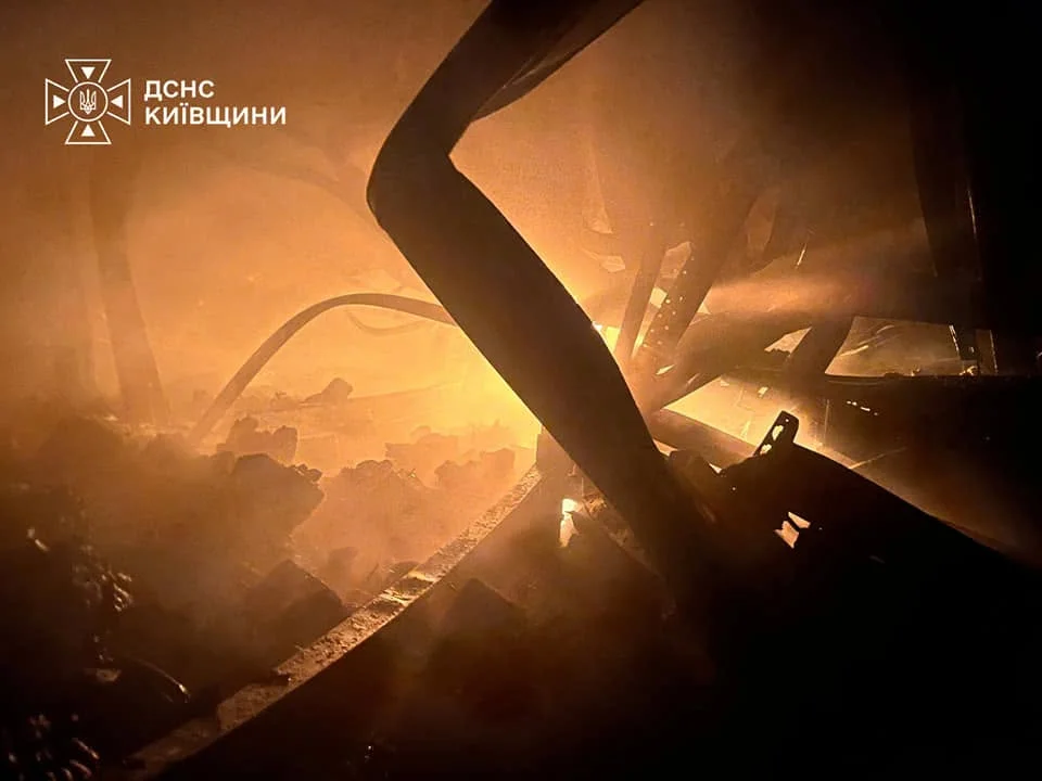 Під час вечірньої атаки ворожих дронів у Бучанському районі постраждала дитина