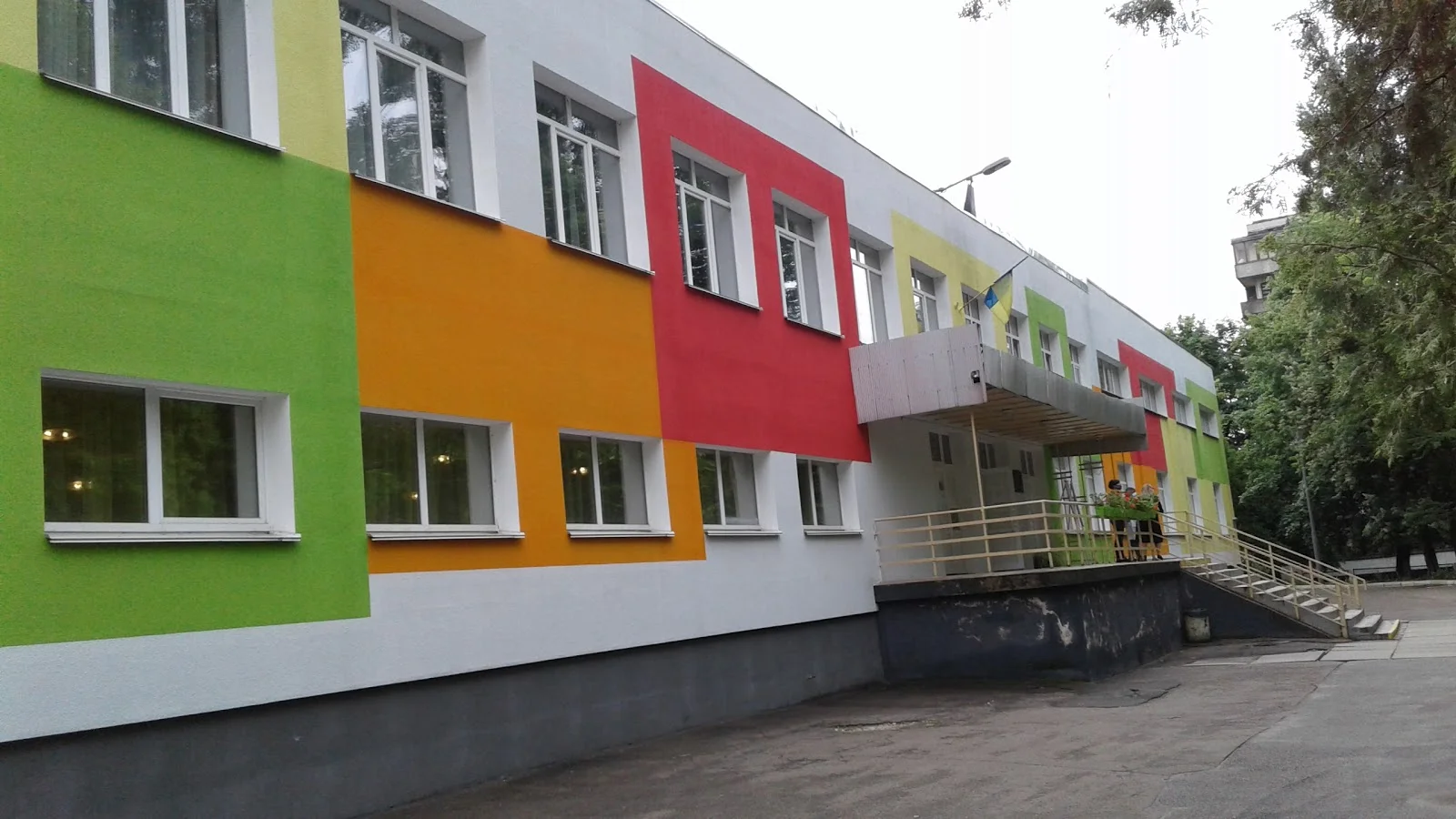 Три ліцеї Святошинського району за 1,8 млн гривень підключать до генераторів