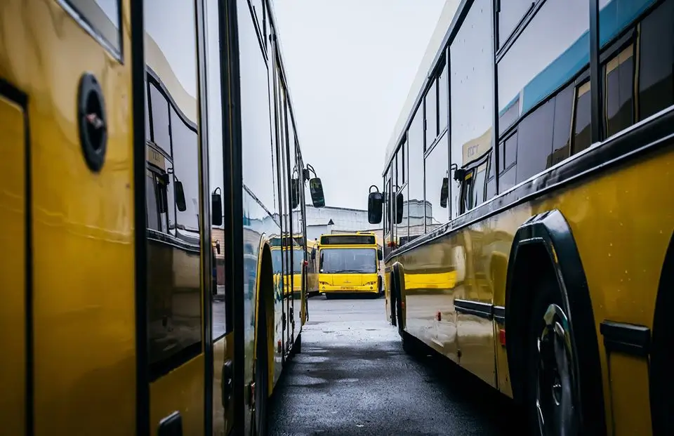 Цими вихідними у Києві ярмарки змінять рух 5 автобусних і тролейбусного маршрутів