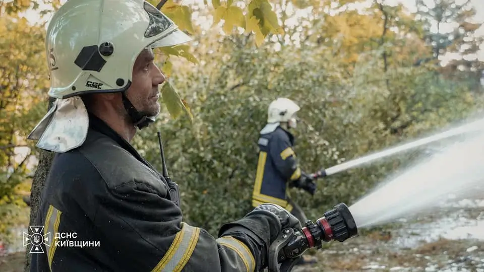 На Київщині внаслідок ранкової атаки БпЛА постраждала людина, є зруйновані будинки
