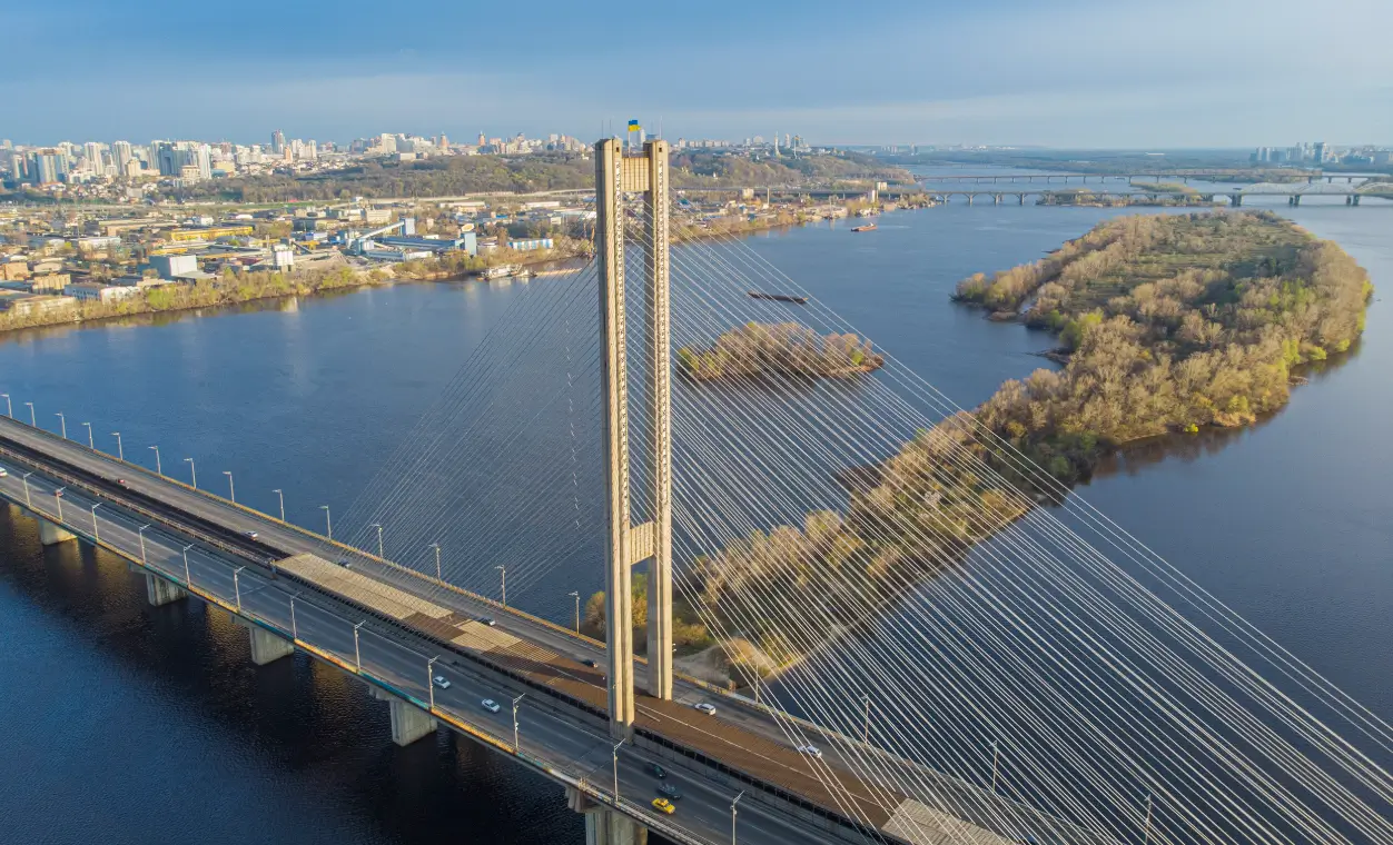 Від 31 жовтня через Південний міст курсуватимуть три автобусних маршрути (схеми)